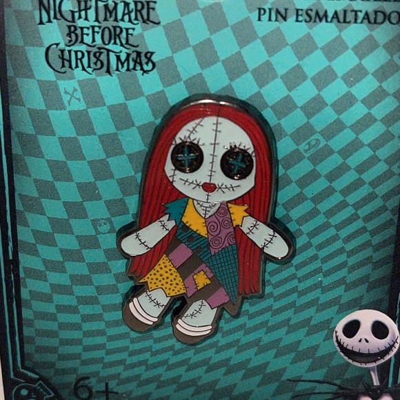 Loungefly Nightmare Before Christmas Pin Sally - Picture 2 of 3